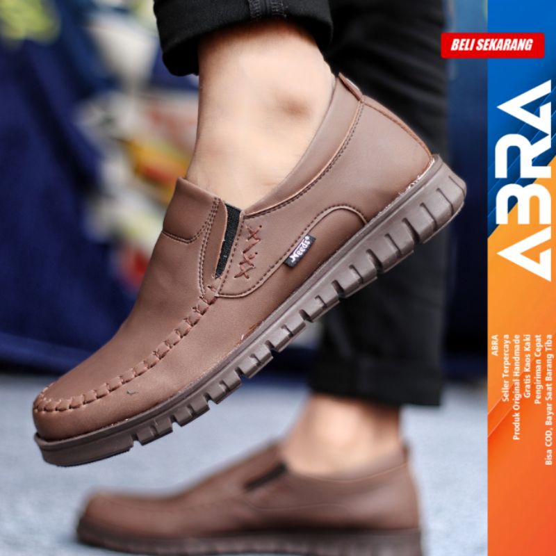 Sepatu Casual Pria Kasual Formal Slip On Kulit  Kerja Hitam Coklat