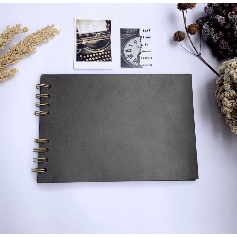 

Scrapbook Hitam (50 halaman)