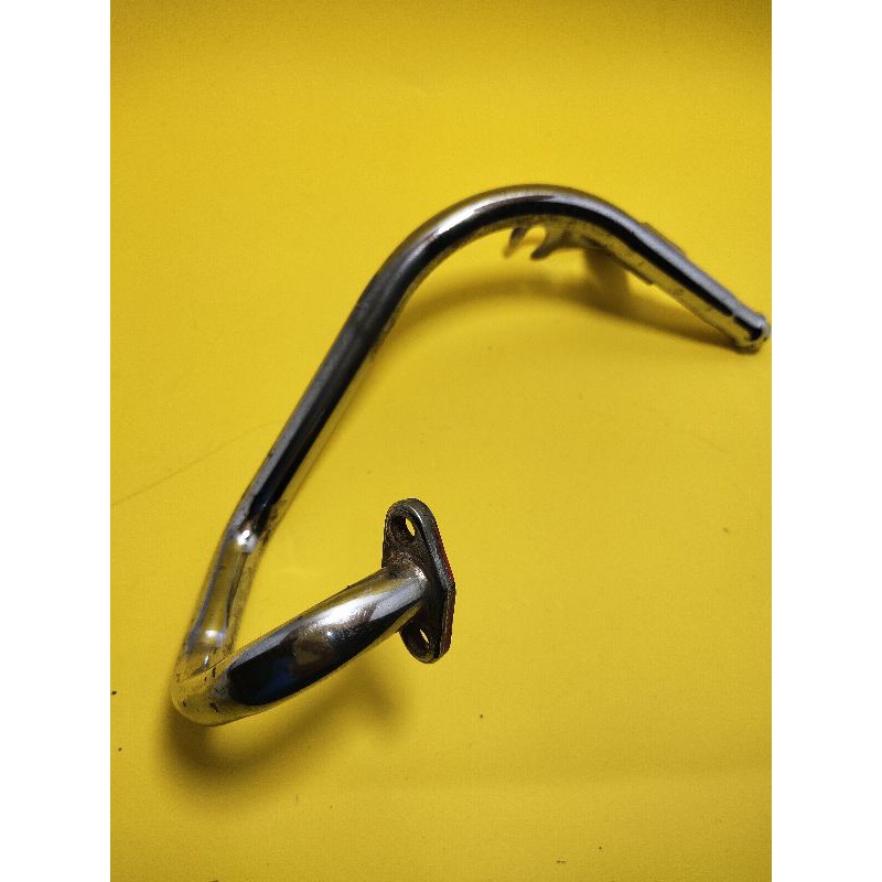 Pipa selang emisi Ais Jupiter z