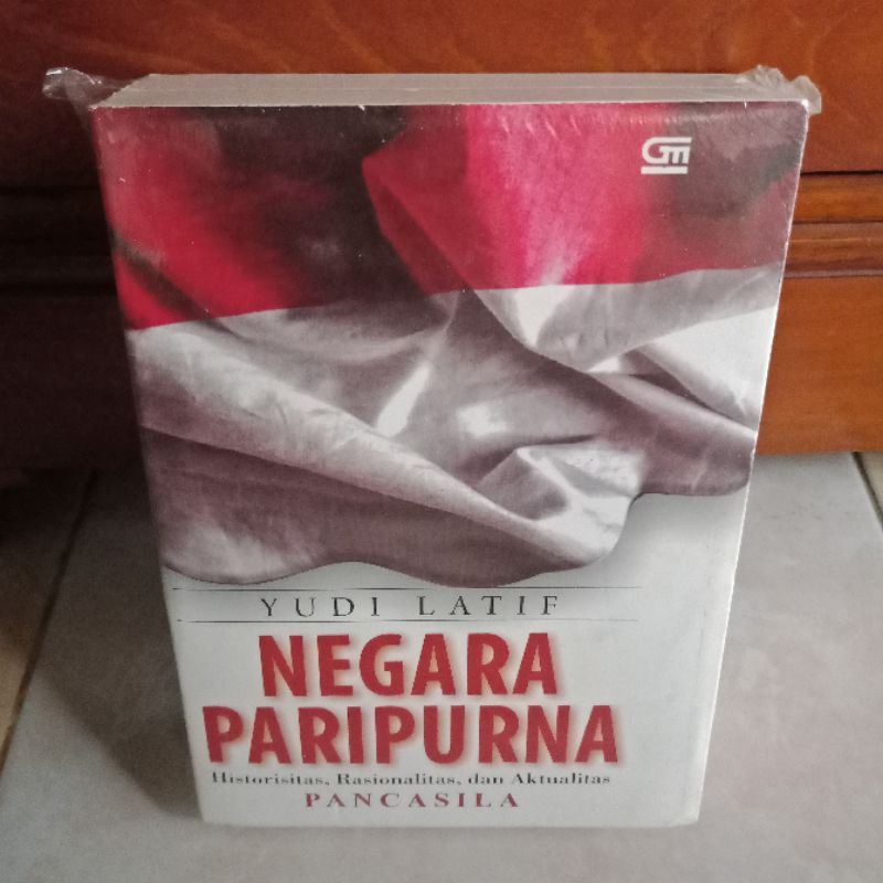 BUKU NEGARA PARIPURNA BY YUDI LATIF