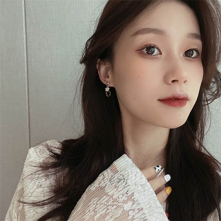 Anting Tusuk Motif Bunga Kecil Lucu Warna Silver Untuk Wanita