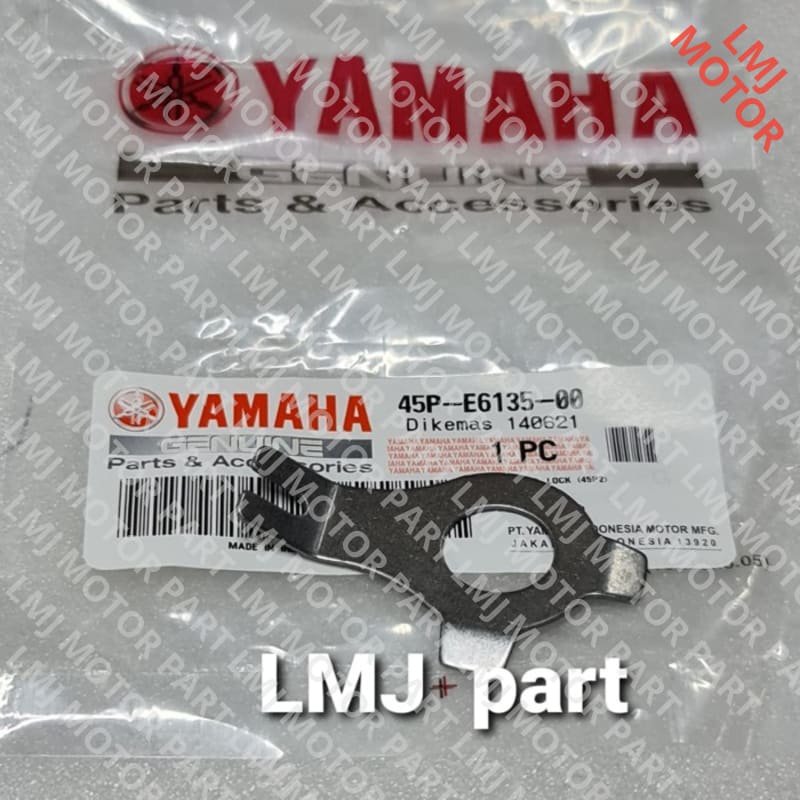 (100% ORI ) PLAT PENGUNCI MUR RUMAH KOPLING R15 LAMA V2 XABRE 45P-E6135-00 Keren Bos