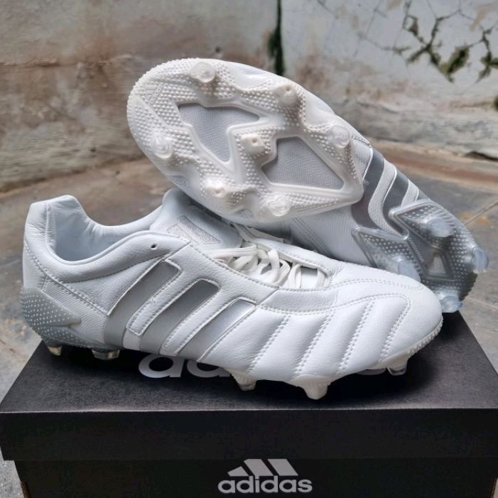 Sepatu Bola Predator Mania Leather White Fg