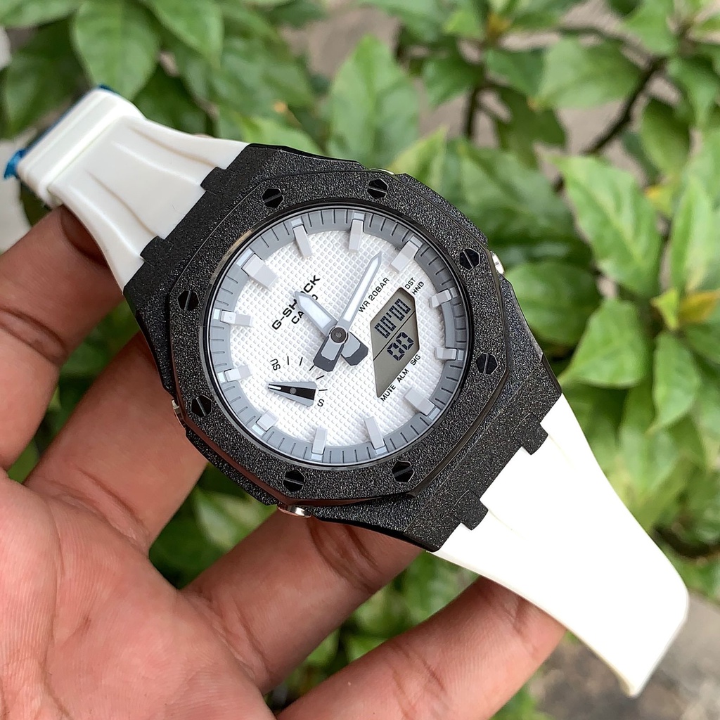 Casioak Gshock GA 2100 White face Diamond Black Rubber White 44mm