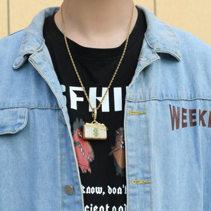 Kalung Liontin Desain Uang Dollar Hias Zircon Gaya Trendy / Hip Hop Kreatif Untuk Wanita