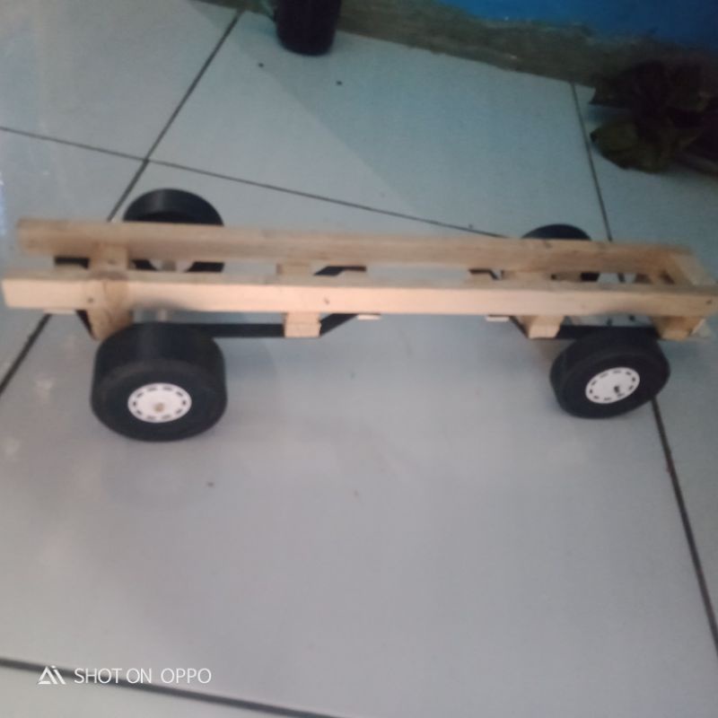 Sasis Miniatur Truk Oleng Kayu Pilihan