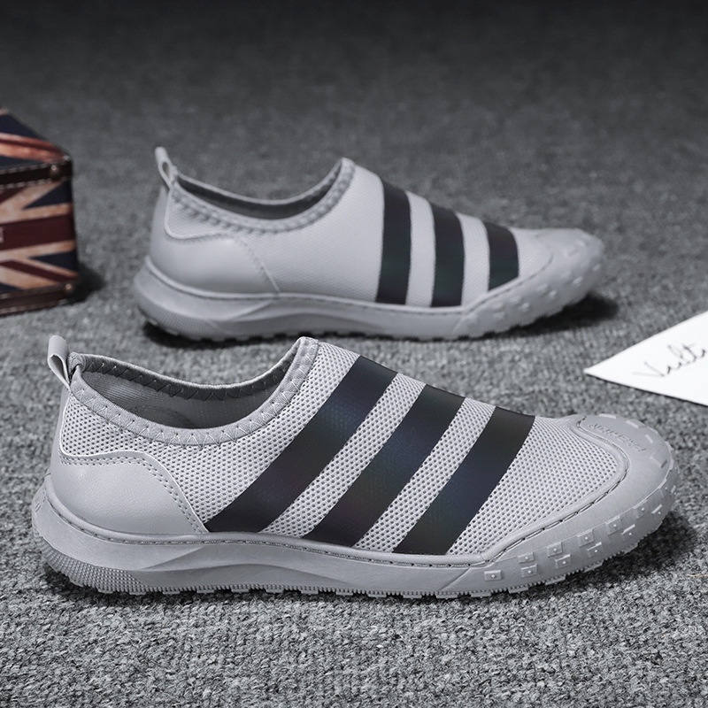 Sepatu Spatu Sneakers Sneaker Snakers Snekers Pria Wanita Import Original Hitam Putih / Sepatu Runni