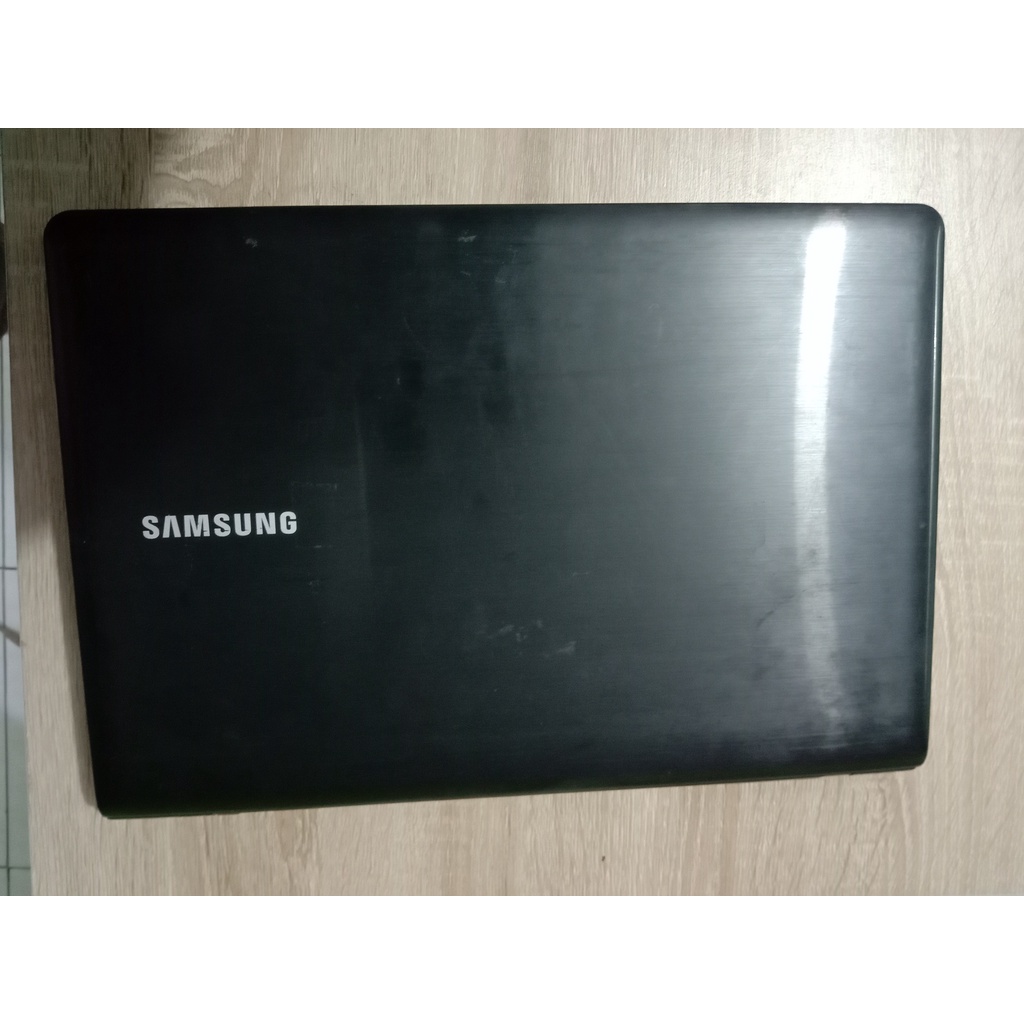 Casing Laptop Samsung 355E Amd E1 bekas