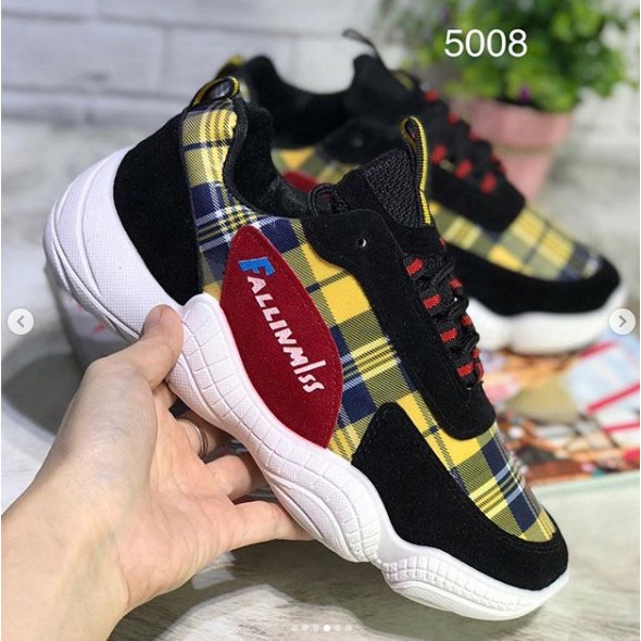 Sepatu Sneakers 5008