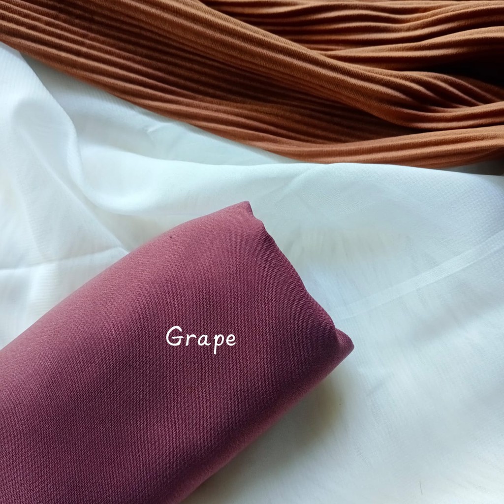 BELLA SQUARE JAHIT TEPI //HIJAB// JILBAB KHIMAR KERUDUNG BERGO SEGIEMPAT-GRAPE