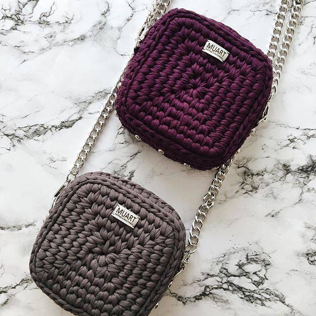 Tas rajut tyarn square