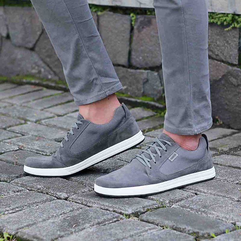 Sepatu Sneakers Casual Pria Tali Kulit Suede Premium Original Murah Keren