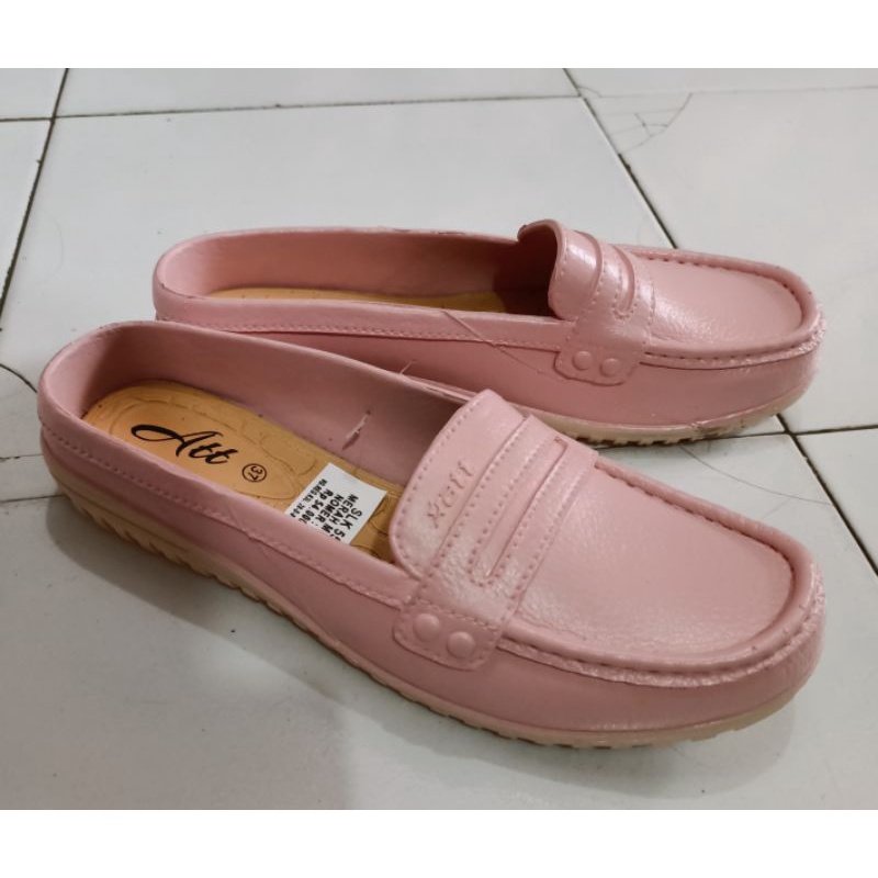 Sandal selop wanita/Sandal karet