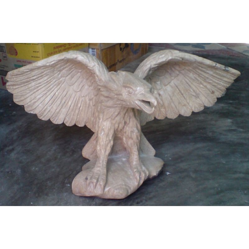 Patung Burung Garuda Onyx
