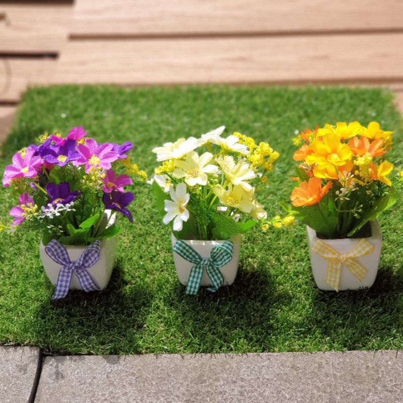 pot keramik kotak + bunga artificial