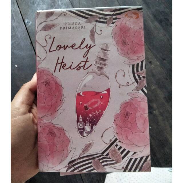 Preloved Novel LOVELY HEIST bertanda tangan