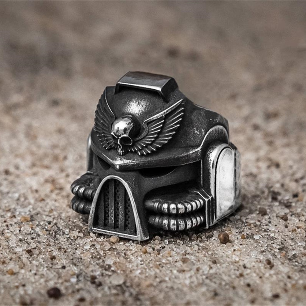 Cincin Bentuk Tengkorak Sayap Bahan Stainless Steel Gaya Vintage Untuk Pria