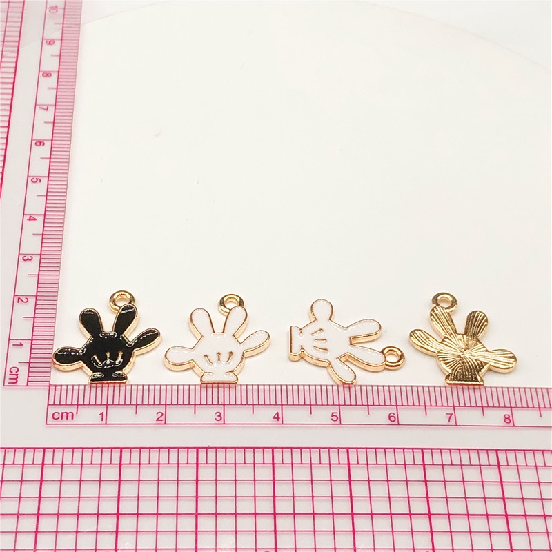 4pcs Liontin Bentuk Telapak Tangan Kartun Bahan Alloy Untuk Membuat Perhiasan Charms