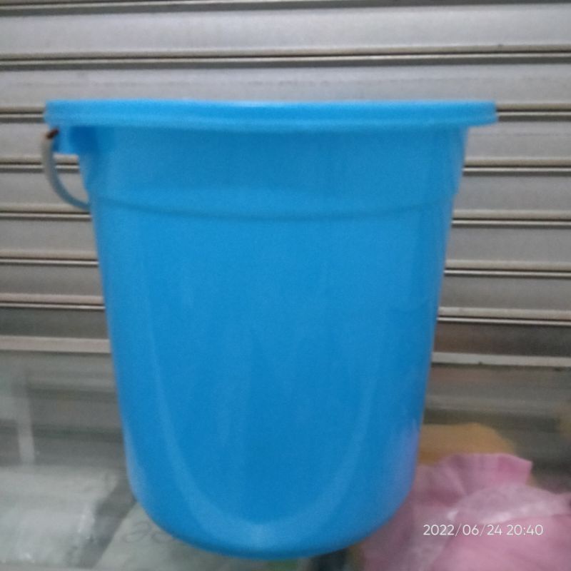 ember kemasan sabun kucing 12 liter plus tutup