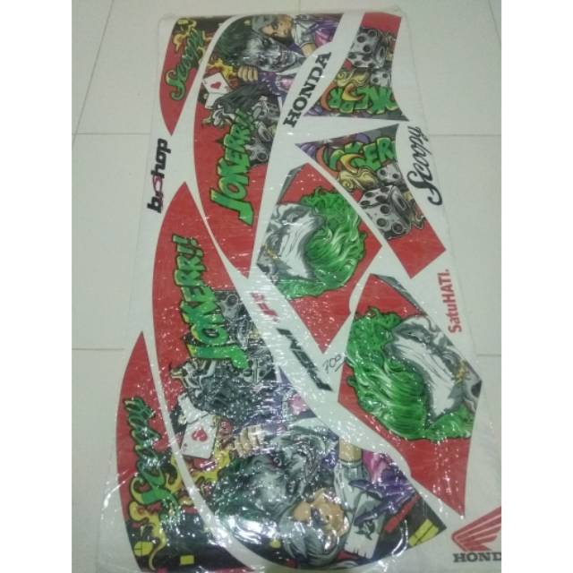Striping variasi scoopy motif joker merah