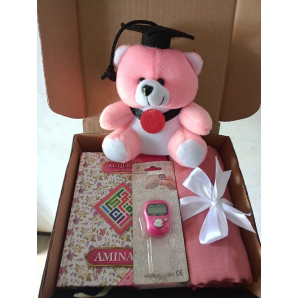 Hampers Graduation wanita,kado pacar, teman, Hampers hijab,boneka, alquran,