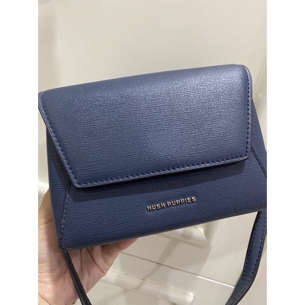 preloved hush puppies mini sling bag