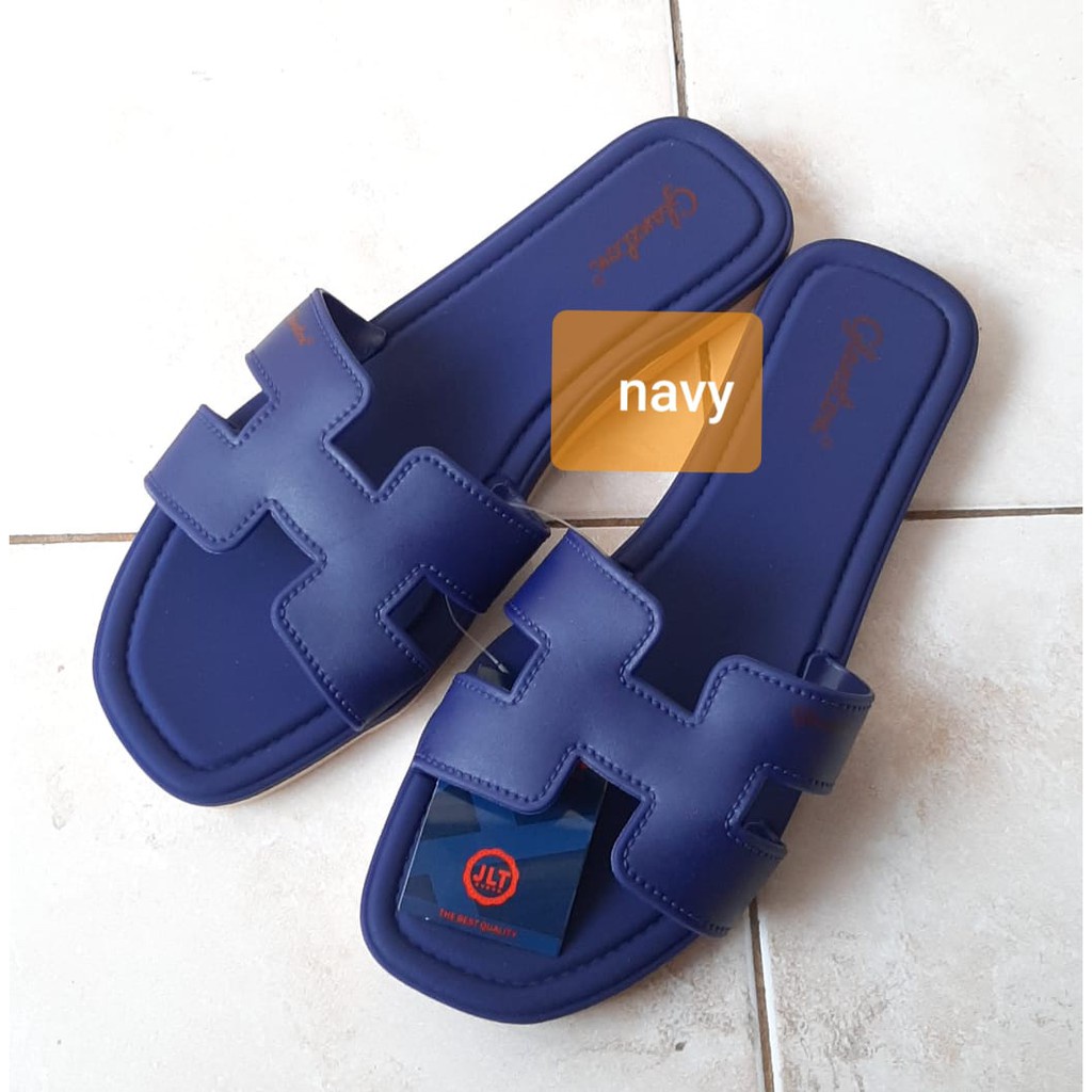 Sandal Flat Wanita Casual/Sandal Jelly Slip Polos/Motif H