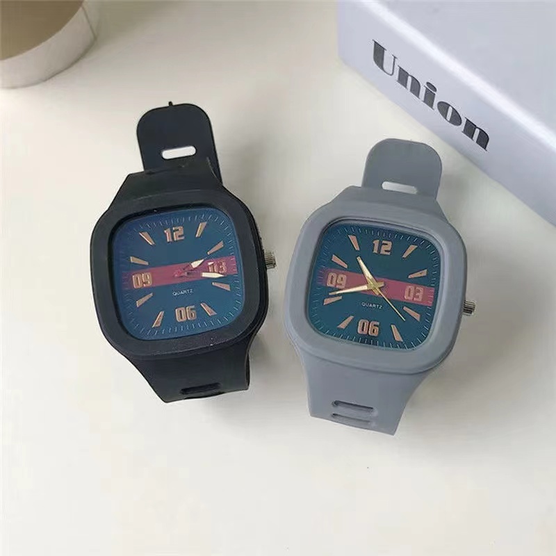 Jam Tangan Casual Analog Quartz  Wanita Dan Pria Strap Rubber Korean Fashion Import