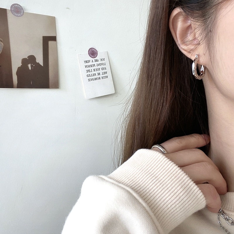 Anting Bulat Bahan Metal Gaya Trendy / Simple Untuk Wanita