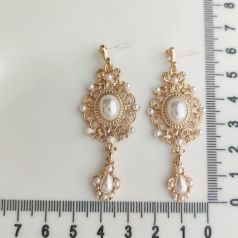 Anting Liontin Mutiara Ukir Gaya Gothic Untuk Hadiah Perhiasan Pesta Wanita