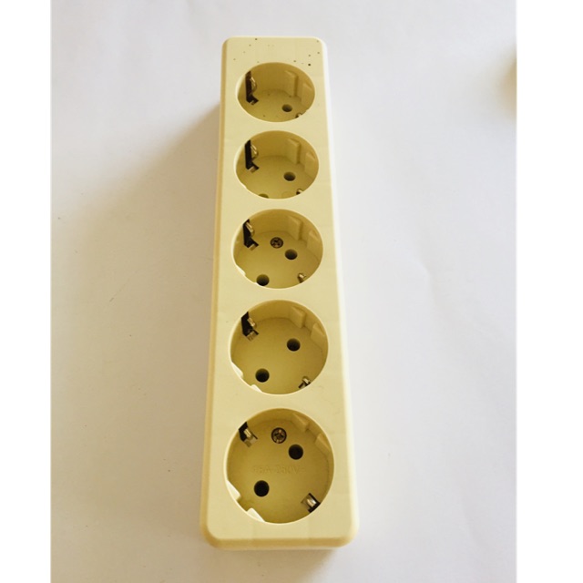 STOP KONTAK ARDE 5 LUBANG LOYAL