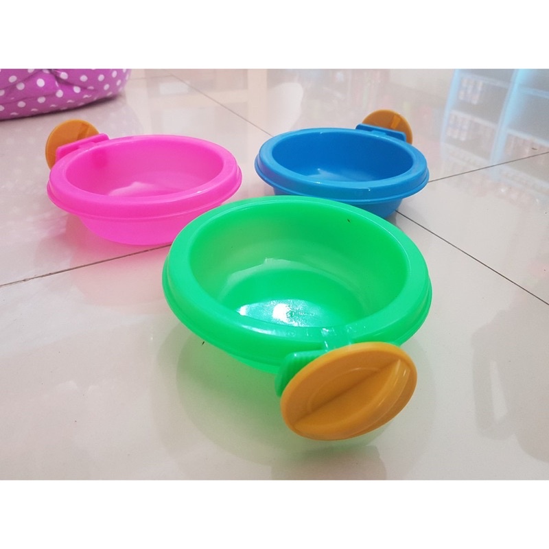 tempat makan gantung anjing kucing