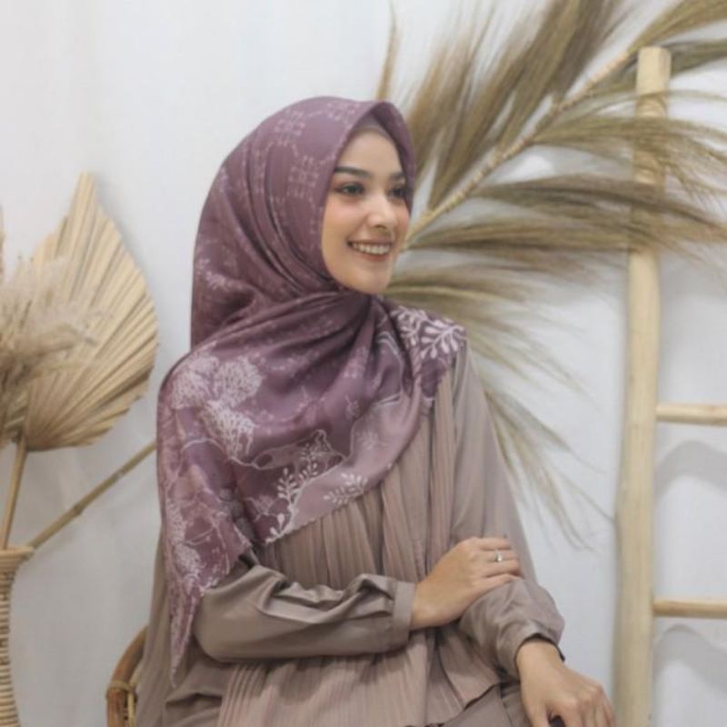 HIJAB SEGIEMPAT VOAL MOTIF LASERCUT Adeela Monogram series-Shaloom