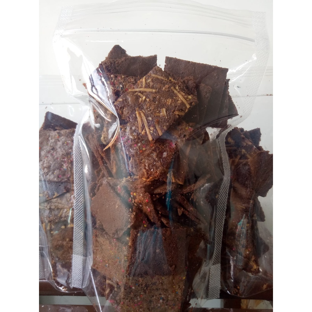 

Brownchips / Brownies Crispy / Keripik Brownies / Brownies renyah / Brownies kering / Keripik Brownies homemade