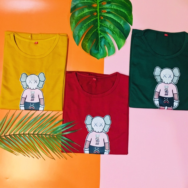 Kaos kaws x bape