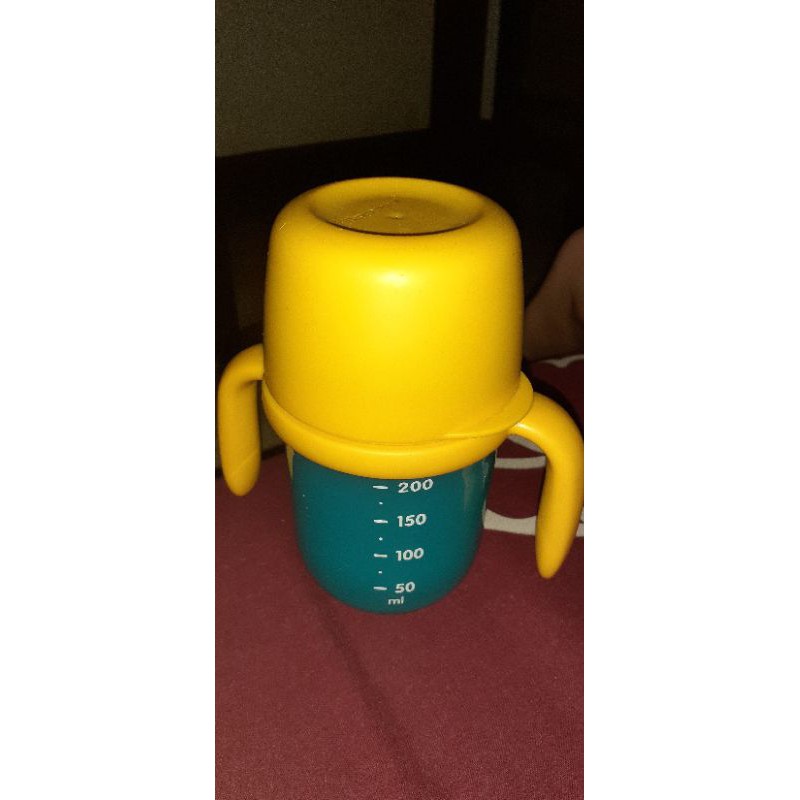 tupperware Tiwi todz Sippy cup / Gelas susu / botol susu PreLoved