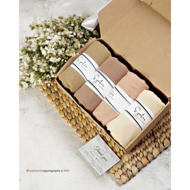 BELLA SQUARE LASERCUT PREMIUM