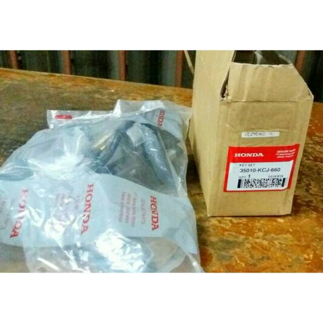 kunci kontak + jok + tangki assy tiger revo ori AHM