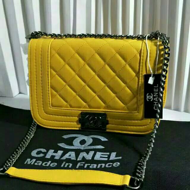 TAS CHANEL BOY UK 24 CM