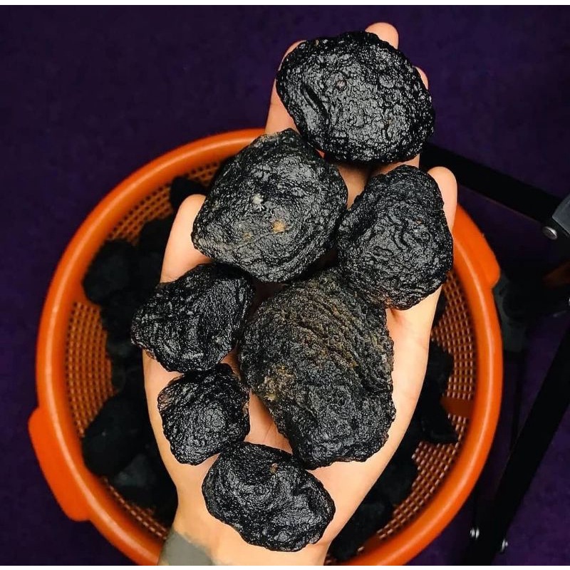 batu meteor agni magnitite