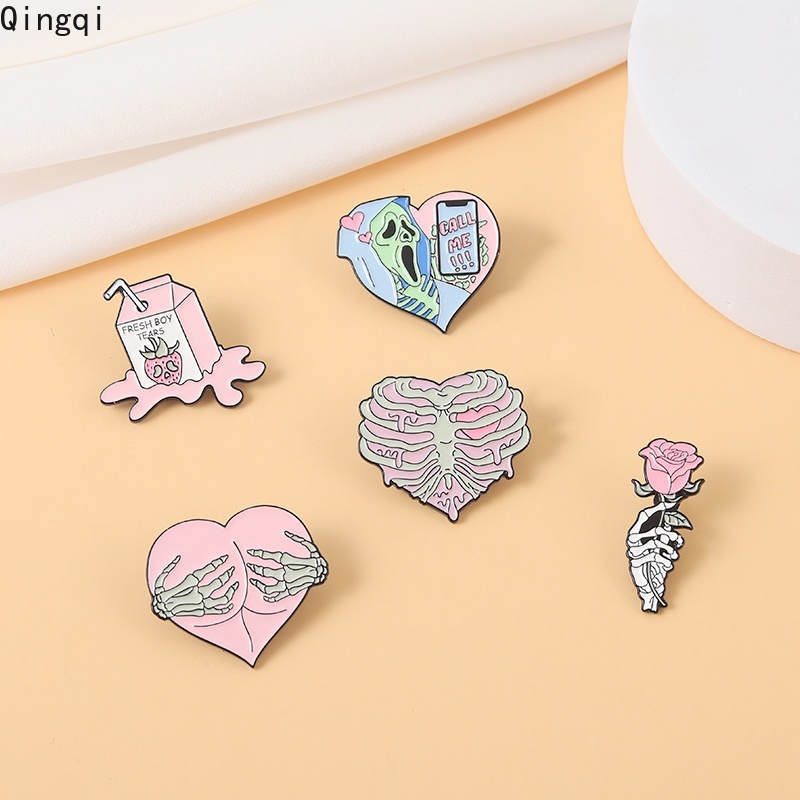 Bros Pin Enamel Desain Kartun Tengkorak Mawar Warna Pink Gaya Punk Untuk Anak