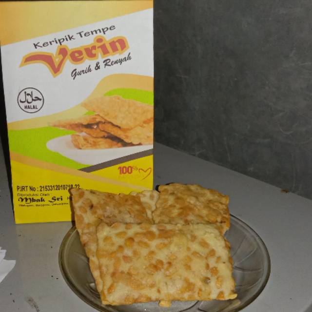 

Keripik tempe verin dalam bentuk karton