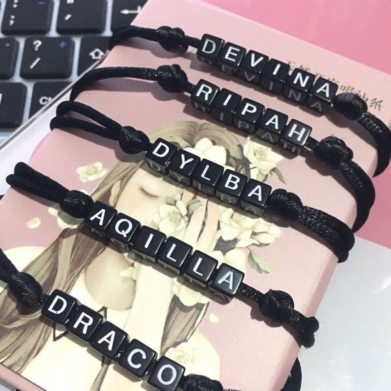 COSTUM GELANG NAMA TALI SATIN(beli 15 pcs free 1 Glng polos)Gelang couple / gelang nama / gelang Costum / gelang persahabatan / gelang huruf / gelang murah