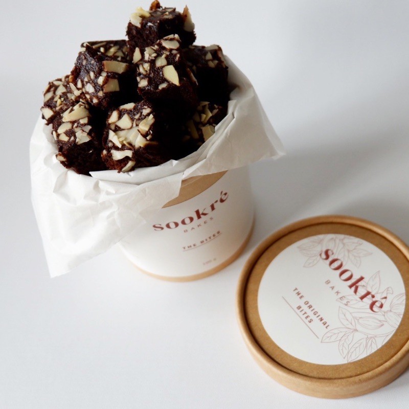 

The Almond Bites - Dark Chocolate Brownies with Almond