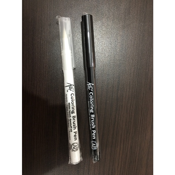 

kaligrafi-perlengkapan- sakura koi coloring brush pen black or blender -perlengkapan-kaligrafi.
