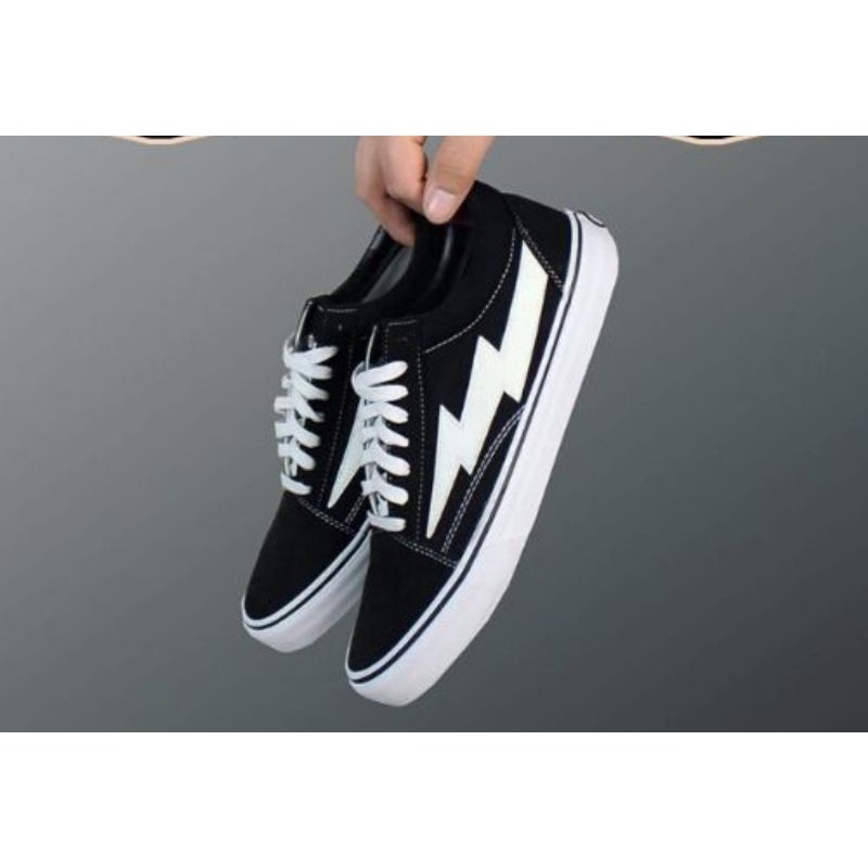 SNEAKERS TREND VANSS PETIR TERLARIS VANSS OLDSKOOL PETIR REVENG/SEPATU SNEAKERS MODEL TERBARU/SEPATU VANSS PETIR/SEPATU CASUAL TERBARU/SEPATU SEKOLAH KULIAH/SEPATU FORMAL VANSS PETIR TERBARU/SEPATU SNEAKERS PRIA DAN WANITA/SEPATU VANSS WANITA TERBARU COD