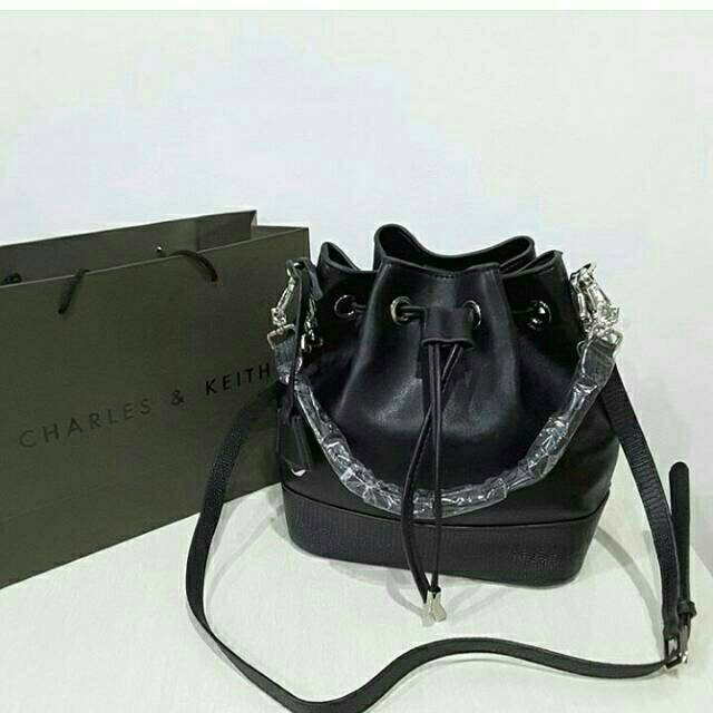 Tas charles and keith cnk238 cnk bucket bags