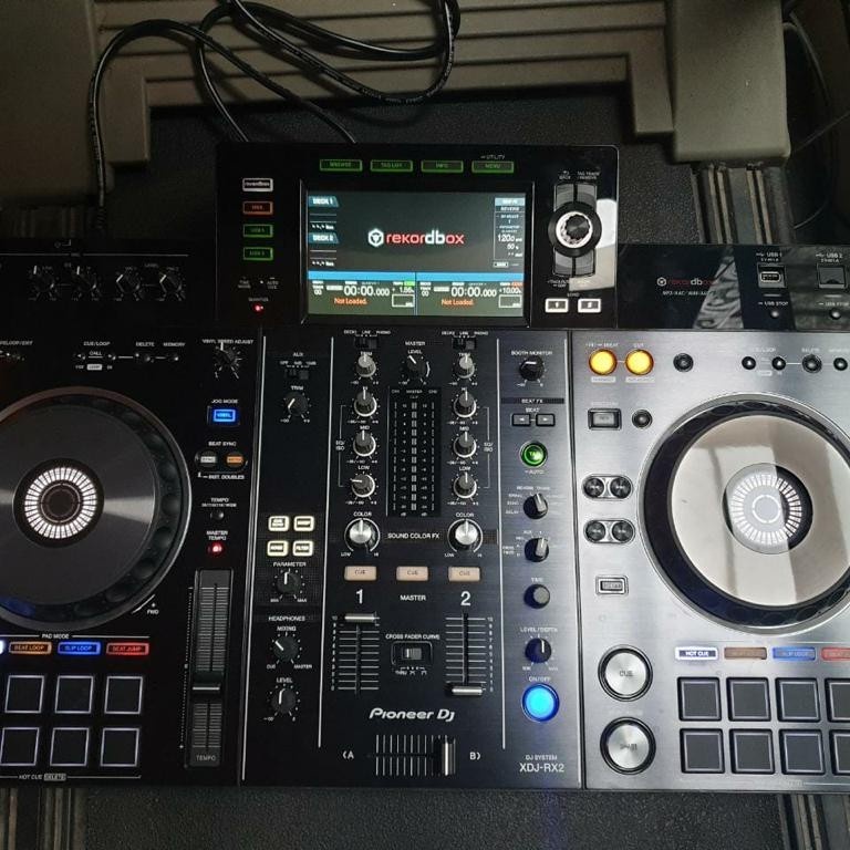 Pioneer XDJ-RX2 (Second)