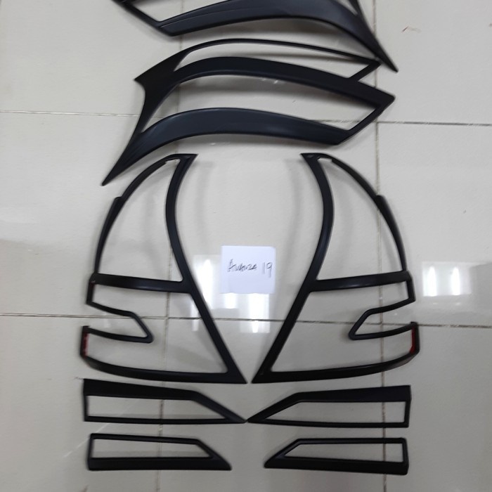 Garnish set mobil toyota Avanza 2019-2021 black
