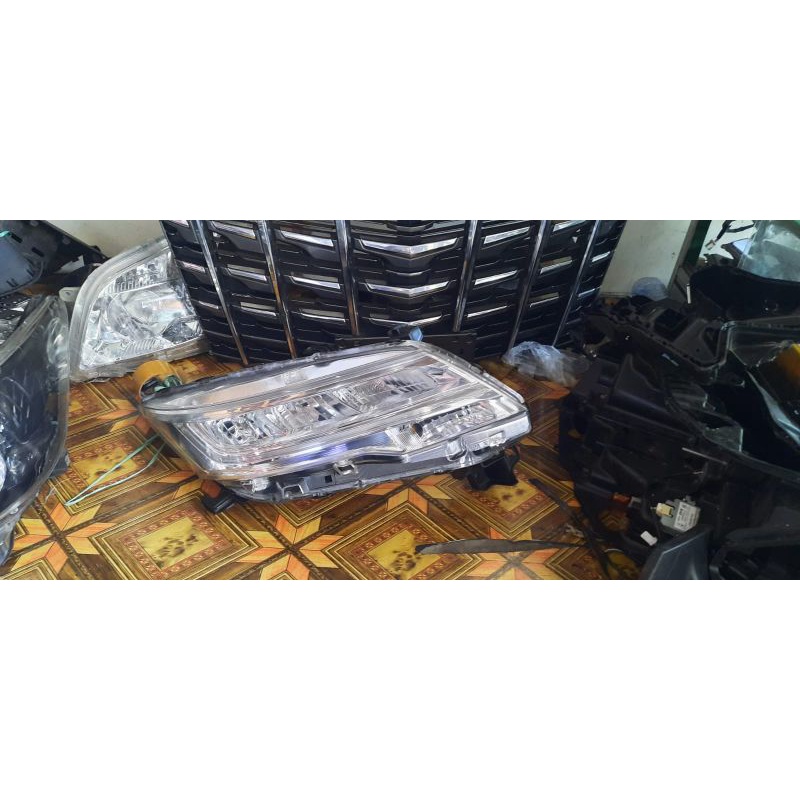 Headlamp Lampu depan terios LED original 2017-2020
